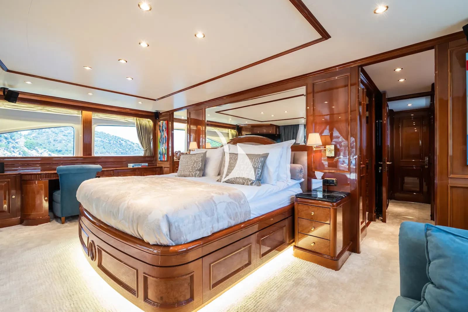 AMADEA — photo 5