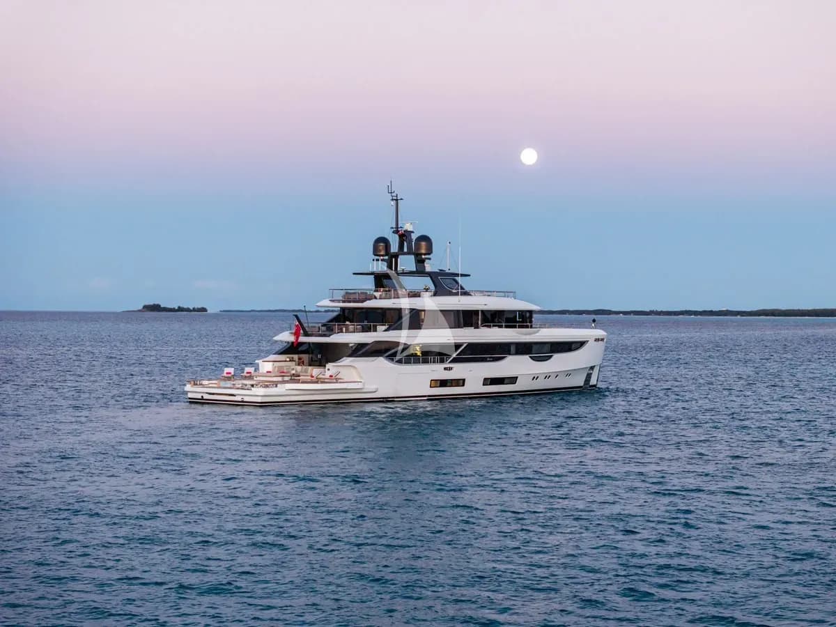 WAVE ( Benetti Oasis ) — photo 3