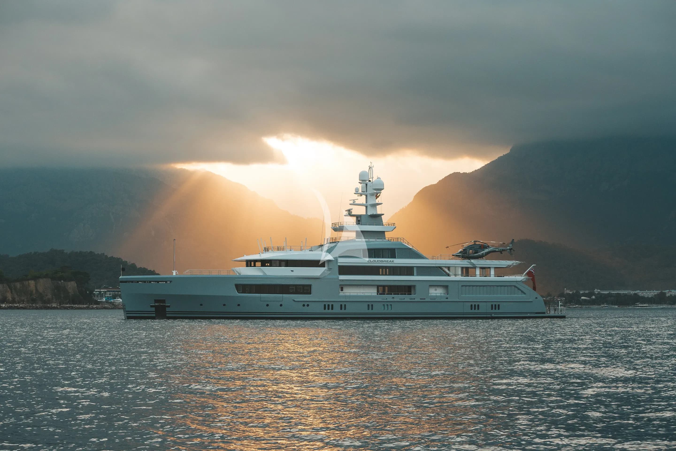 CLOUDBREAK — photo 1